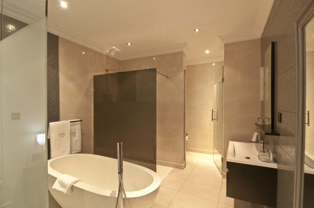 L'Eola Suites Abuja Phòng bức ảnh