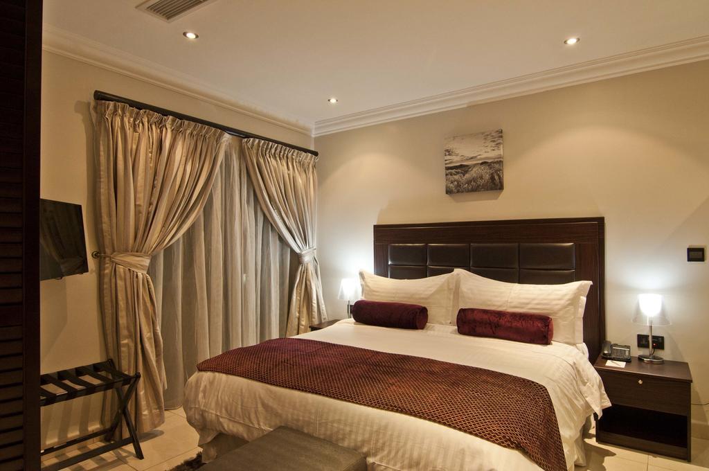 L'Eola Suites Abuja Phòng bức ảnh