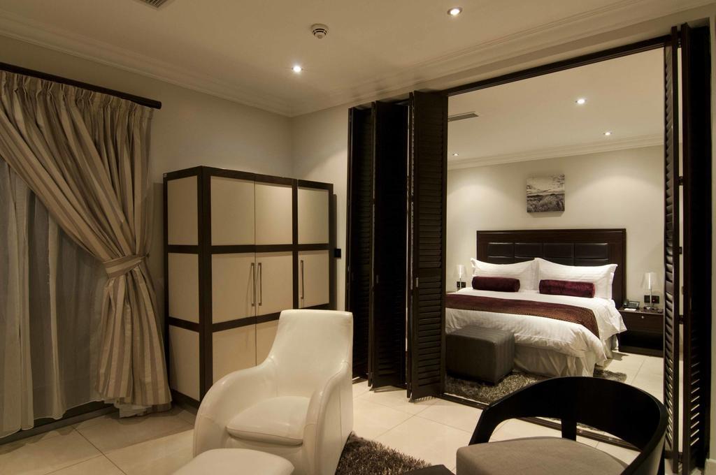 L'Eola Suites Abuja Phòng bức ảnh