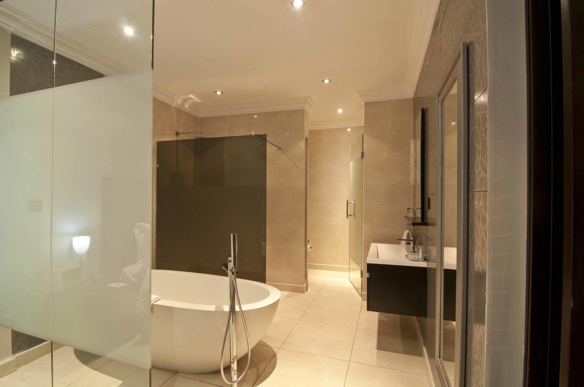 L'Eola Suites Abuja Ngoại thất bức ảnh