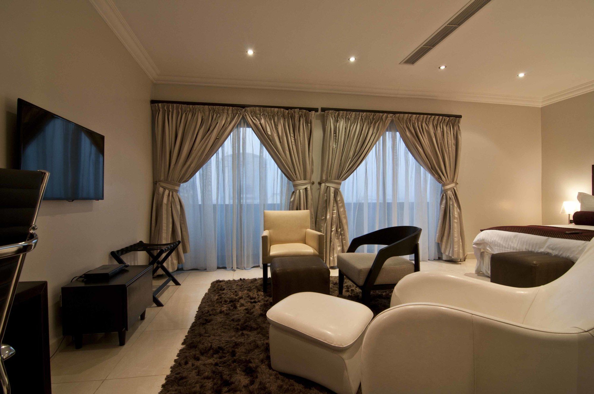 L'Eola Suites Abuja Ngoại thất bức ảnh