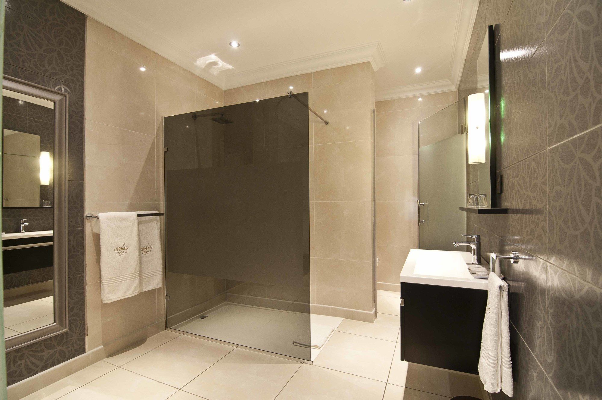 L'Eola Suites Abuja Ngoại thất bức ảnh